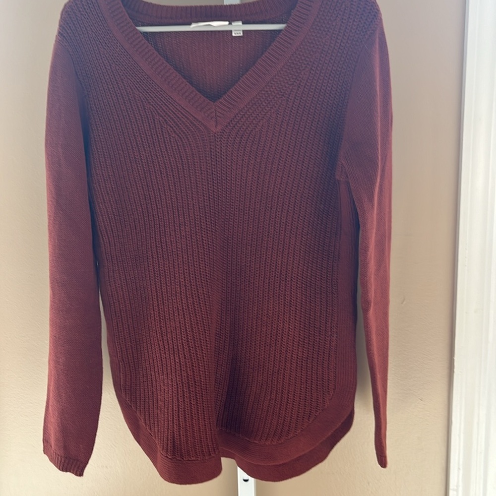 R D Style Long Sleeve Sweater. NWOT